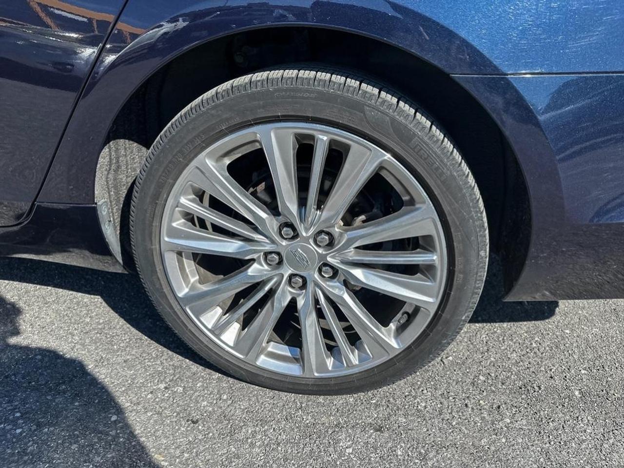 2018 Cadillac XTS Platinum  - Sunroof -  Navigation Photo