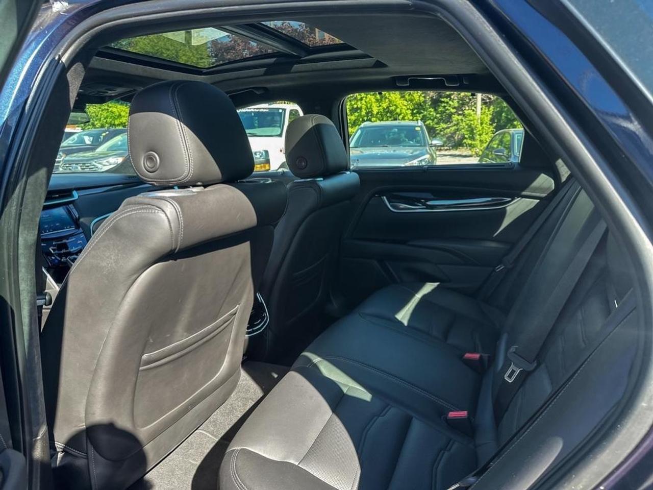 2018 Cadillac XTS Platinum  - Sunroof -  Navigation Photo
