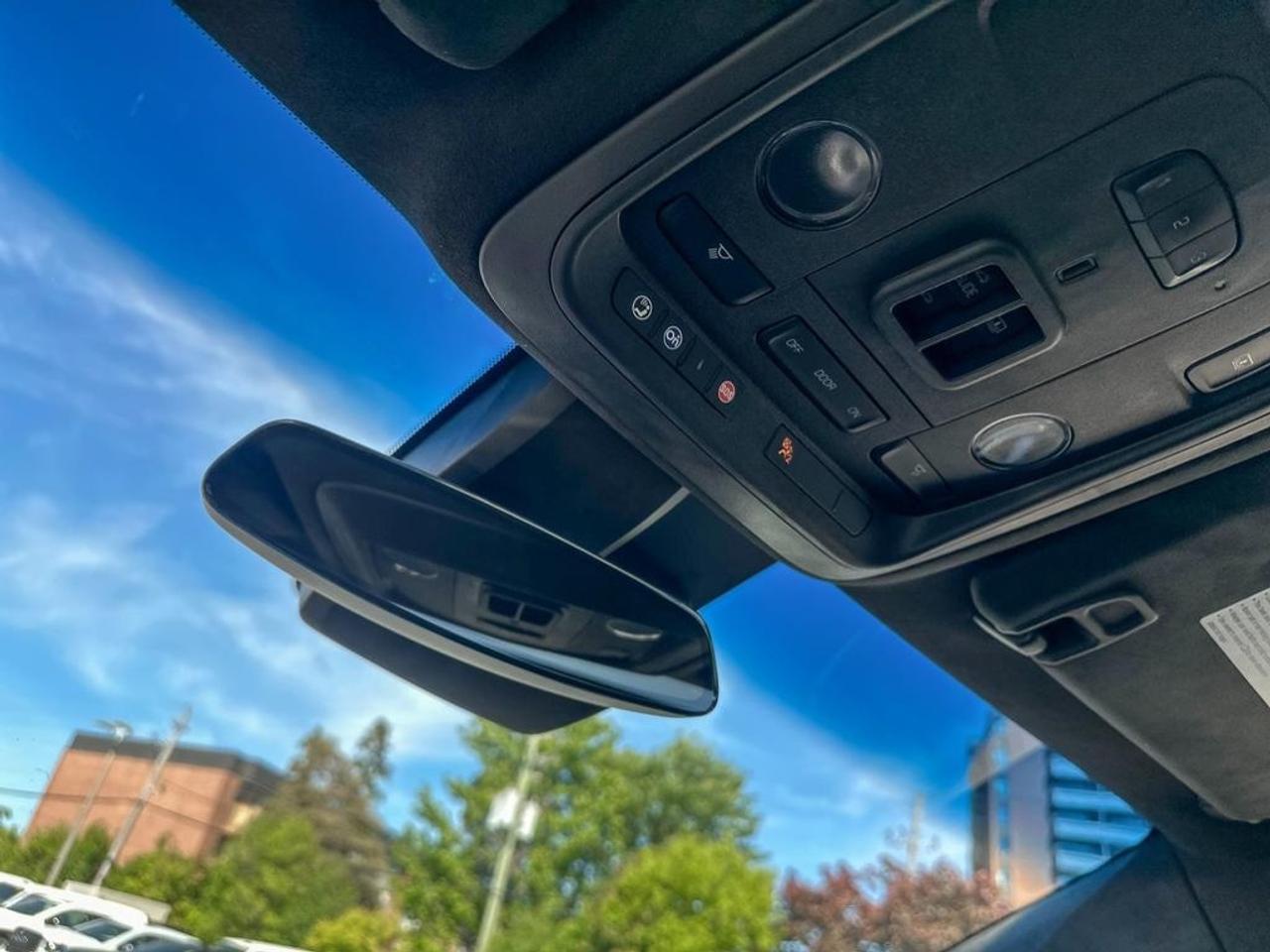2018 Cadillac XTS Platinum  - Sunroof -  Navigation Photo