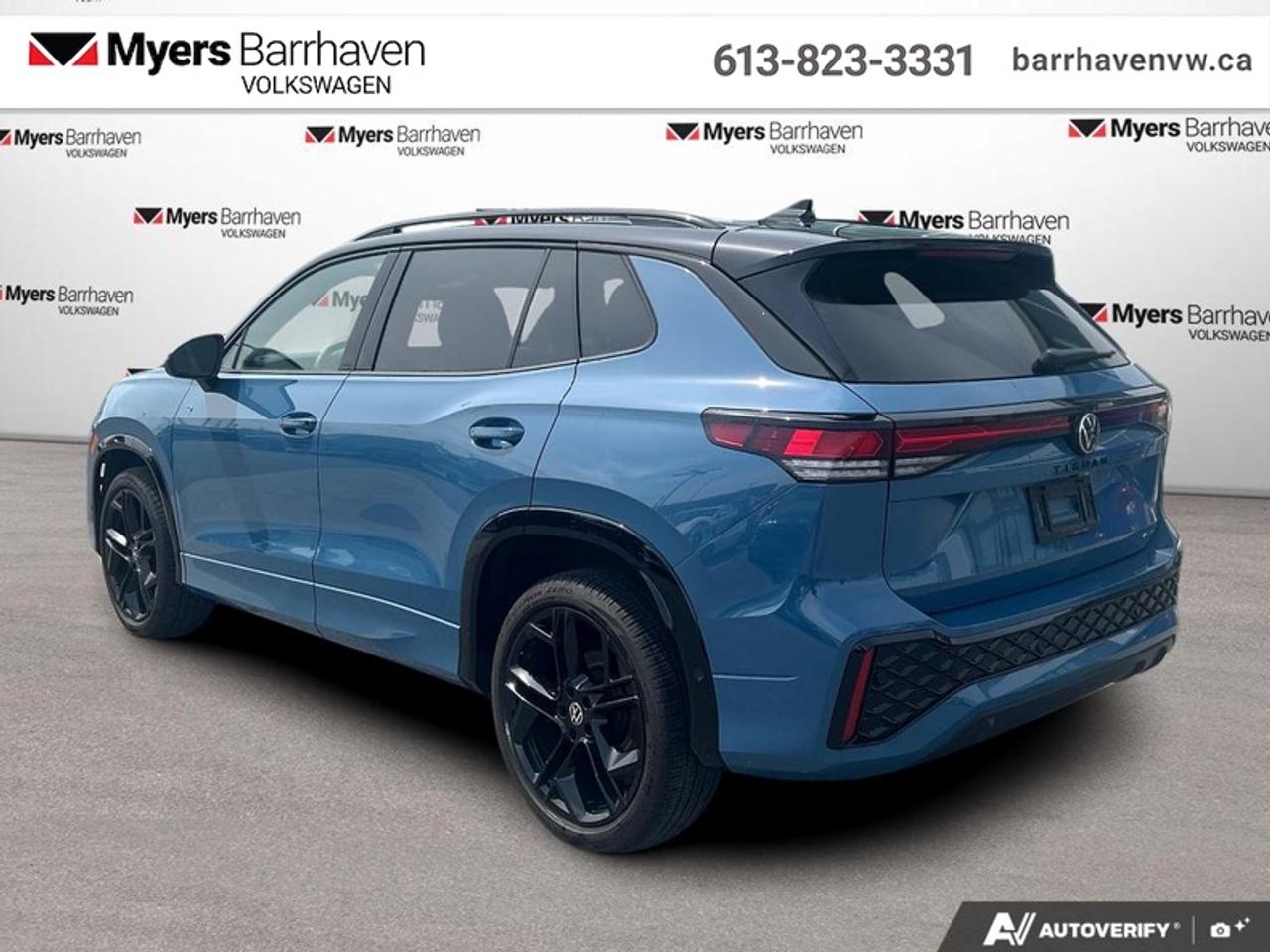 2025 Volkswagen Tiguan Comfortline R-Line Black Edition Photo2