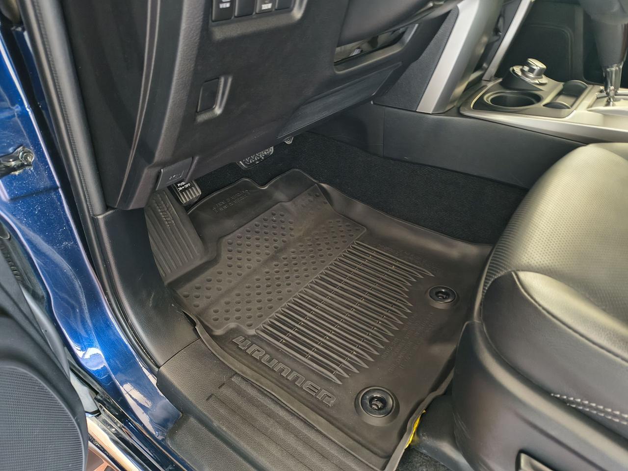 2022 Toyota 4Runner Limited Photo0