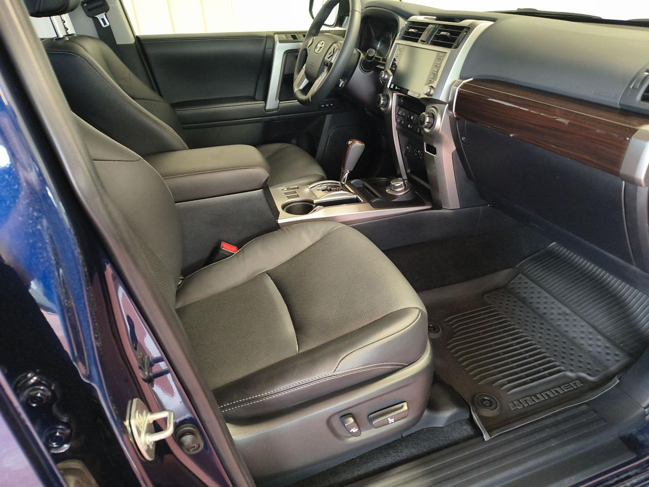 2022 Toyota 4Runner Limited Photo0