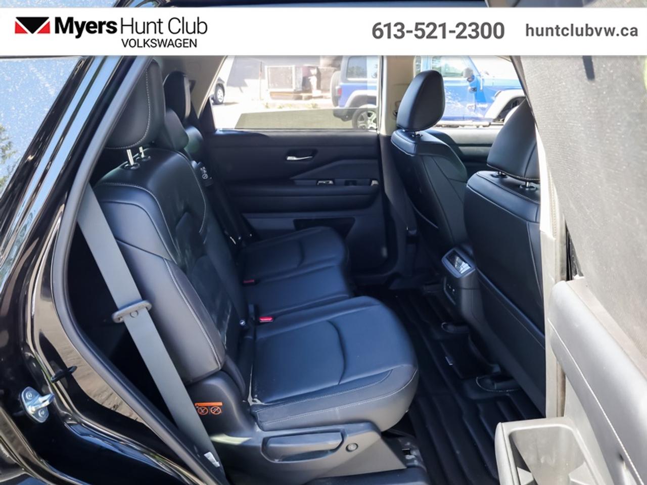 2022 Nissan Pathfinder SL  - Leather Seats Photo