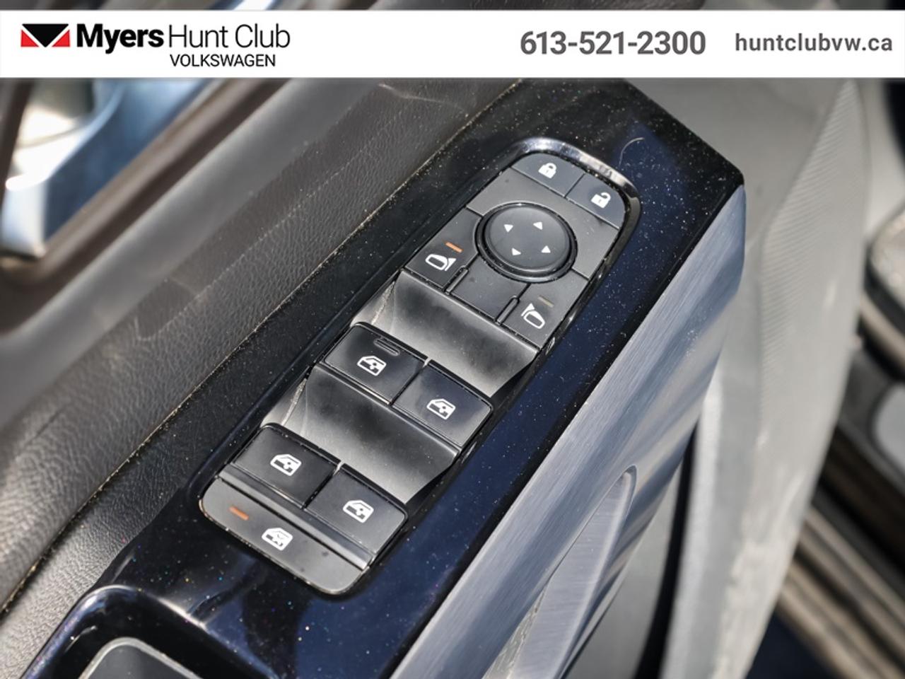2022 Nissan Pathfinder SL  - Leather Seats Photo