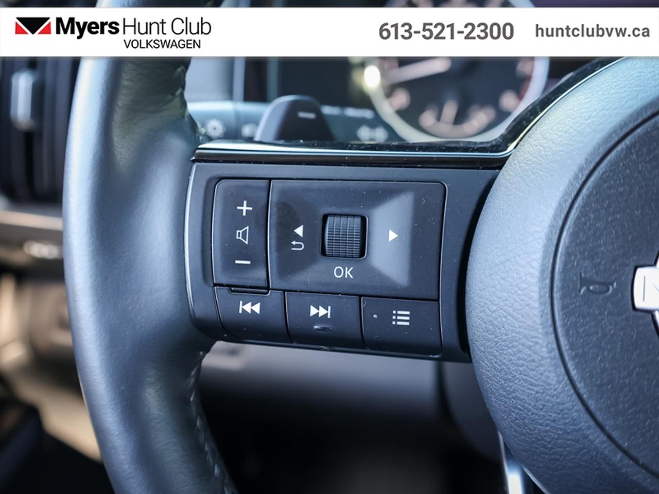 2022 Nissan Pathfinder SL  - Leather Seats Photo