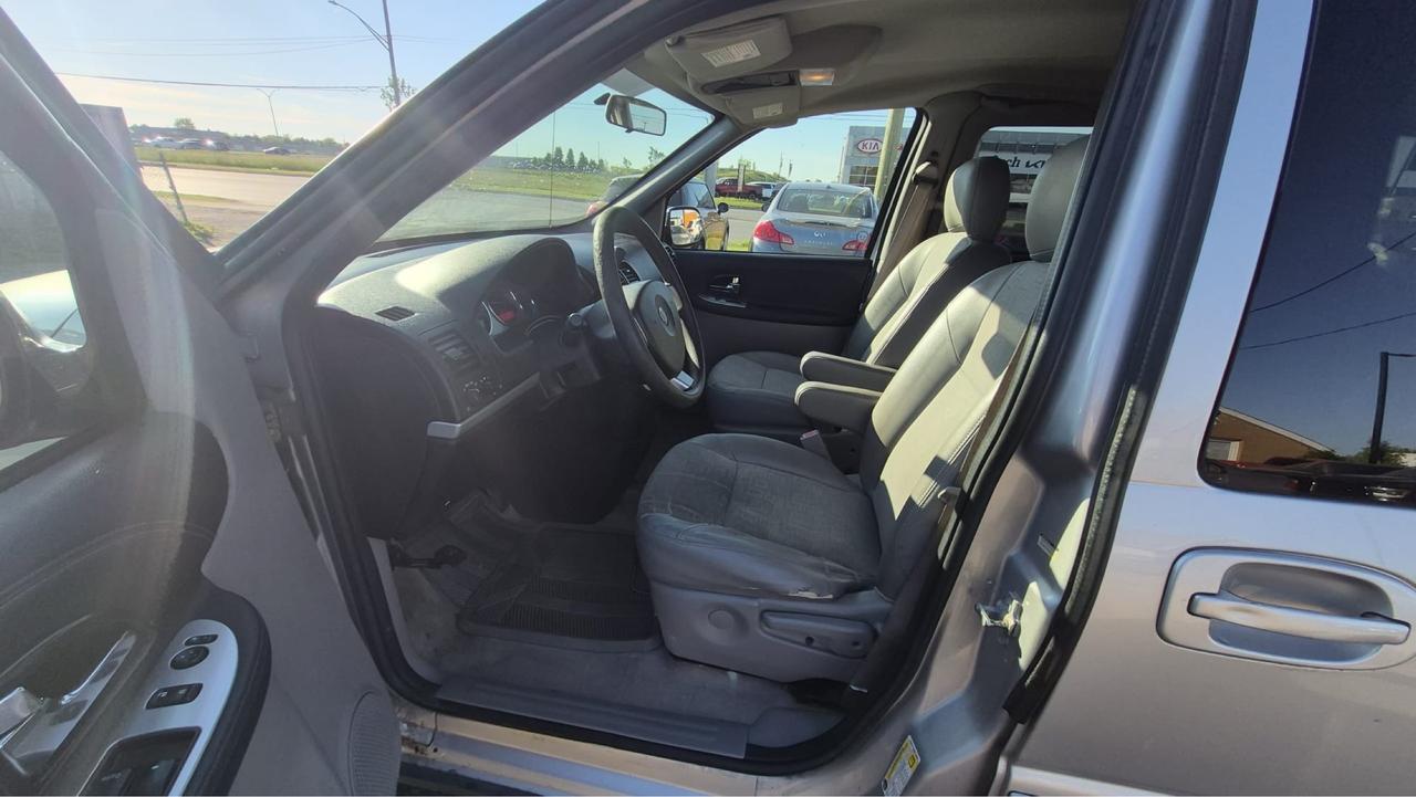 2009 Pontiac Montana REG WB, ONLY 139KMS, NEEDS FLOOR REPAIR, AS IS Photo