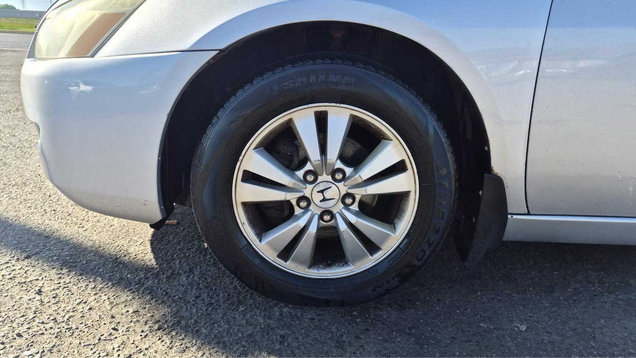 2004 Honda Accord AS IS SPECIAL, EX, RUNS WELL, 4 CYLINDER Photo
