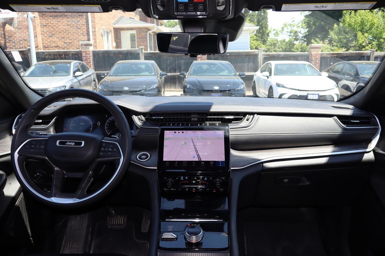 2024 Jeep Grand Cherokee LIMITED 4X4 Photo
