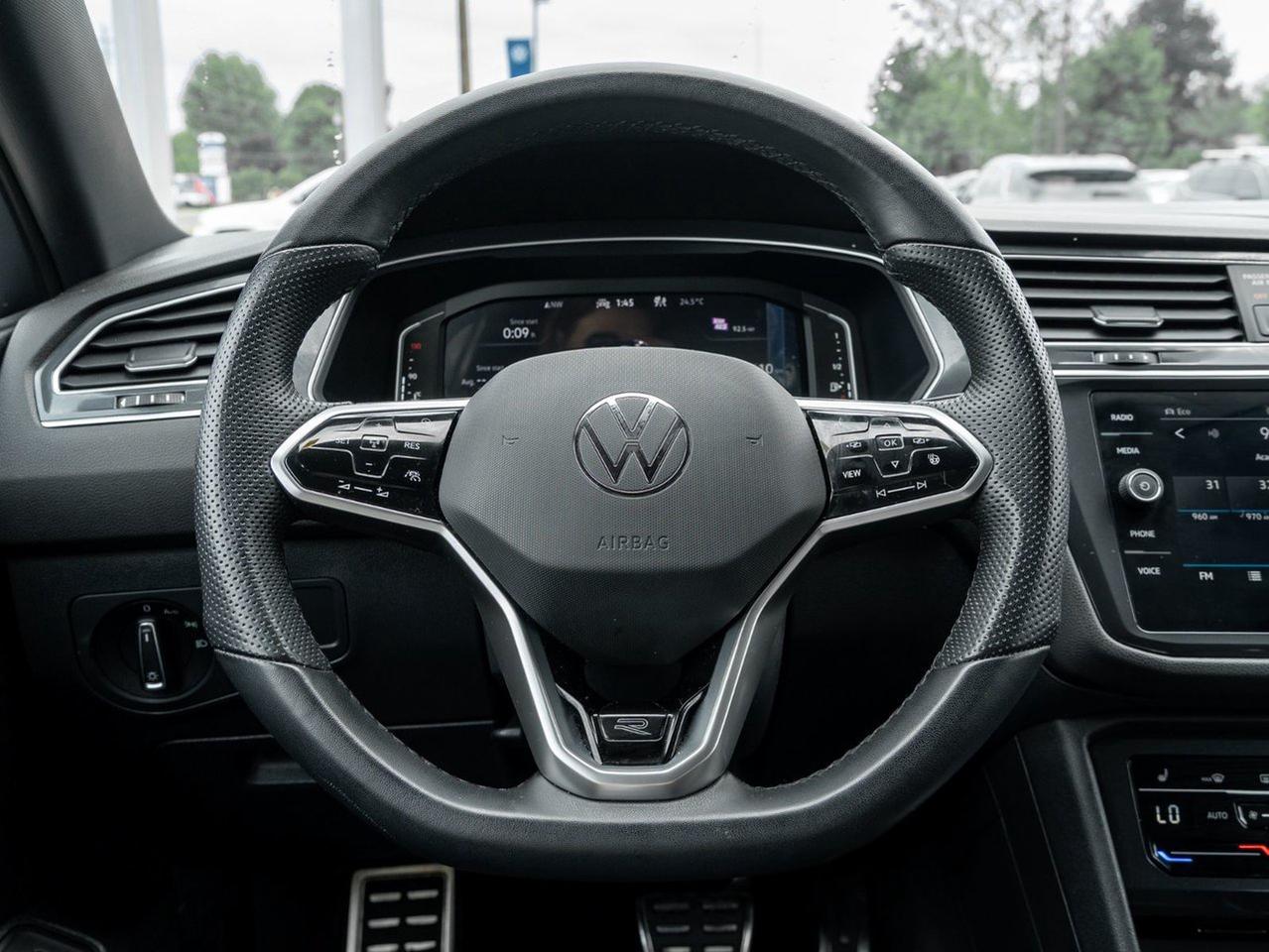 2024 Volkswagen Tiguan Comfortline R-Line Black Edition Photo