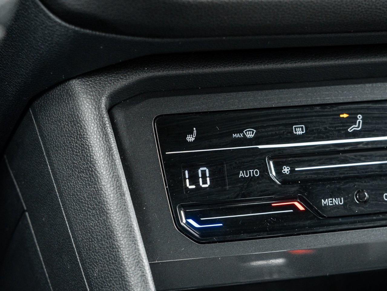 2024 Volkswagen Tiguan Comfortline R-Line Black Edition Photo
