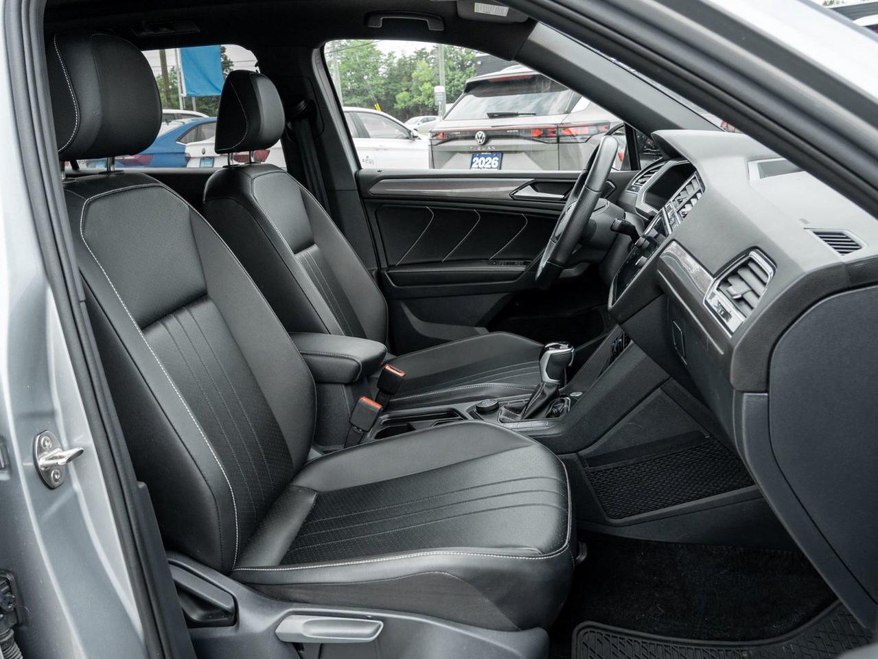 2024 Volkswagen Tiguan Comfortline R-Line Black Edition Photo