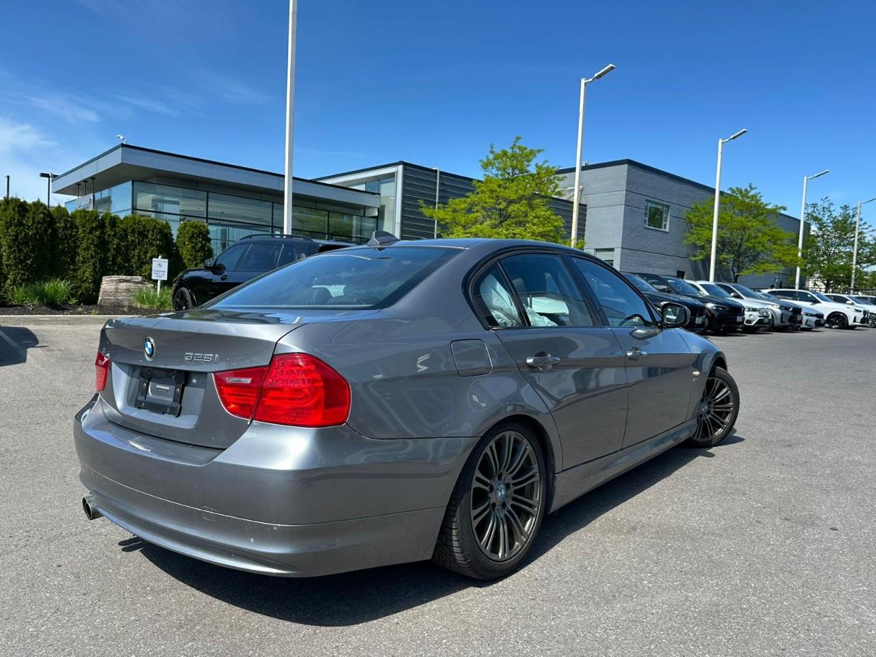 2011 BMW 3 Series 4dr Sdn 328i xDrive AWD Exec Ed Photo