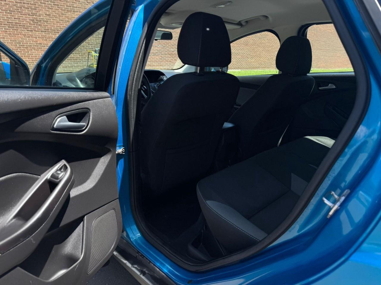 2013 Ford Focus 4DR SDN SE Photo
