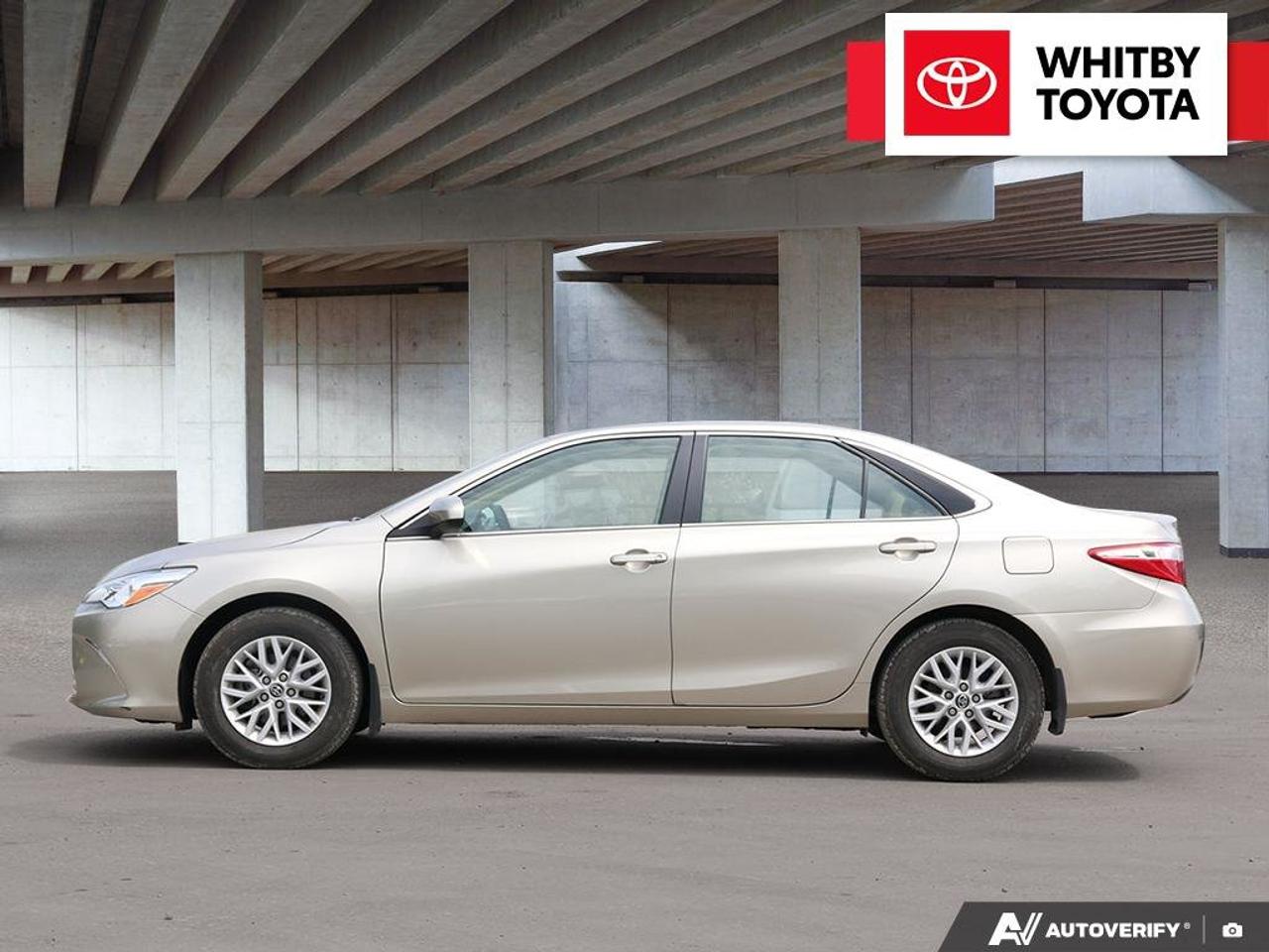 2016 Toyota Camry LE 2.5L Photo3
