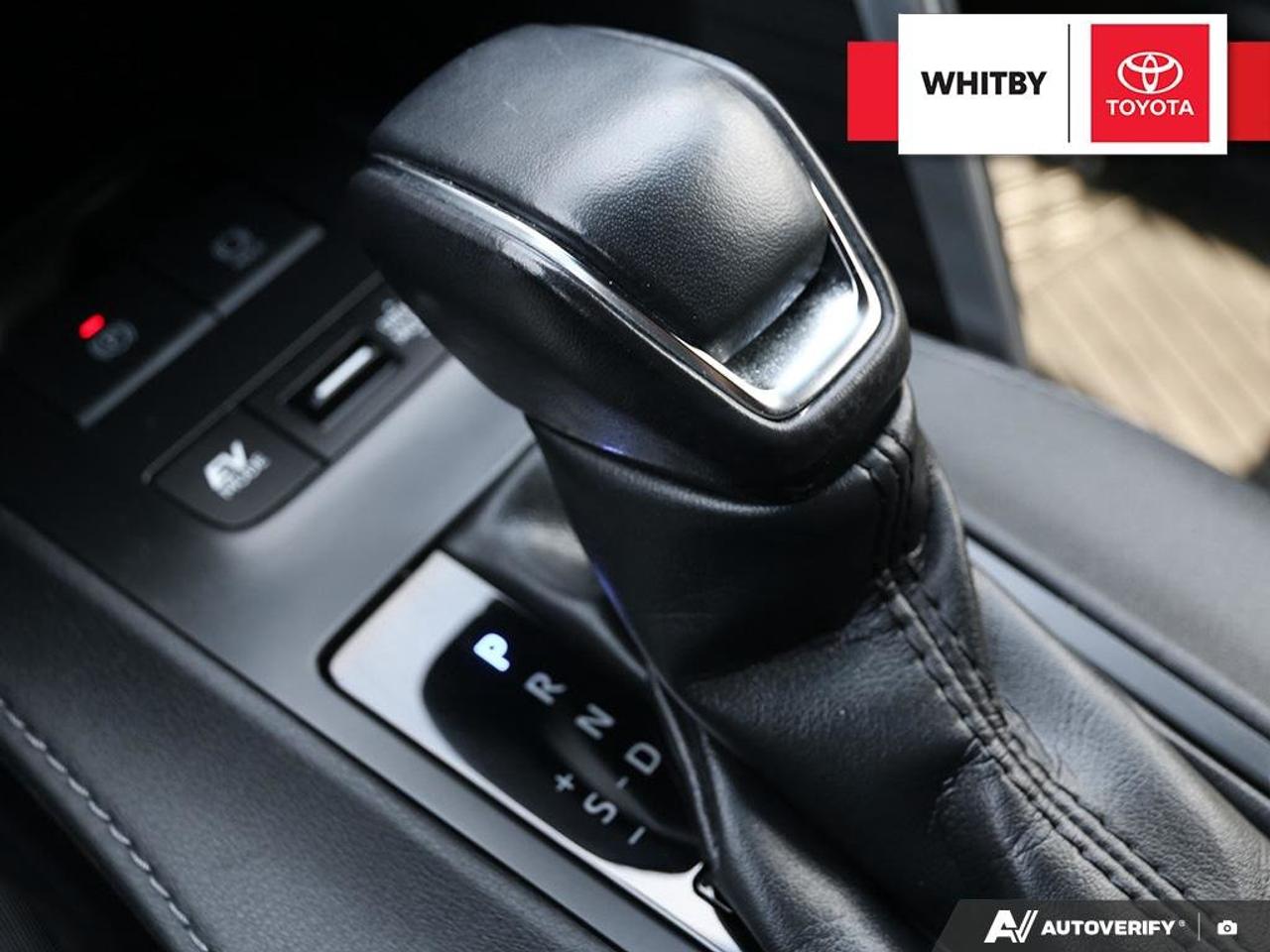 2021 Toyota Venza Hybrid Limited 2.5L Photo