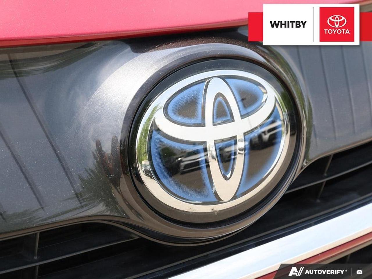2021 Toyota Venza Hybrid Limited 2.5L Photo
