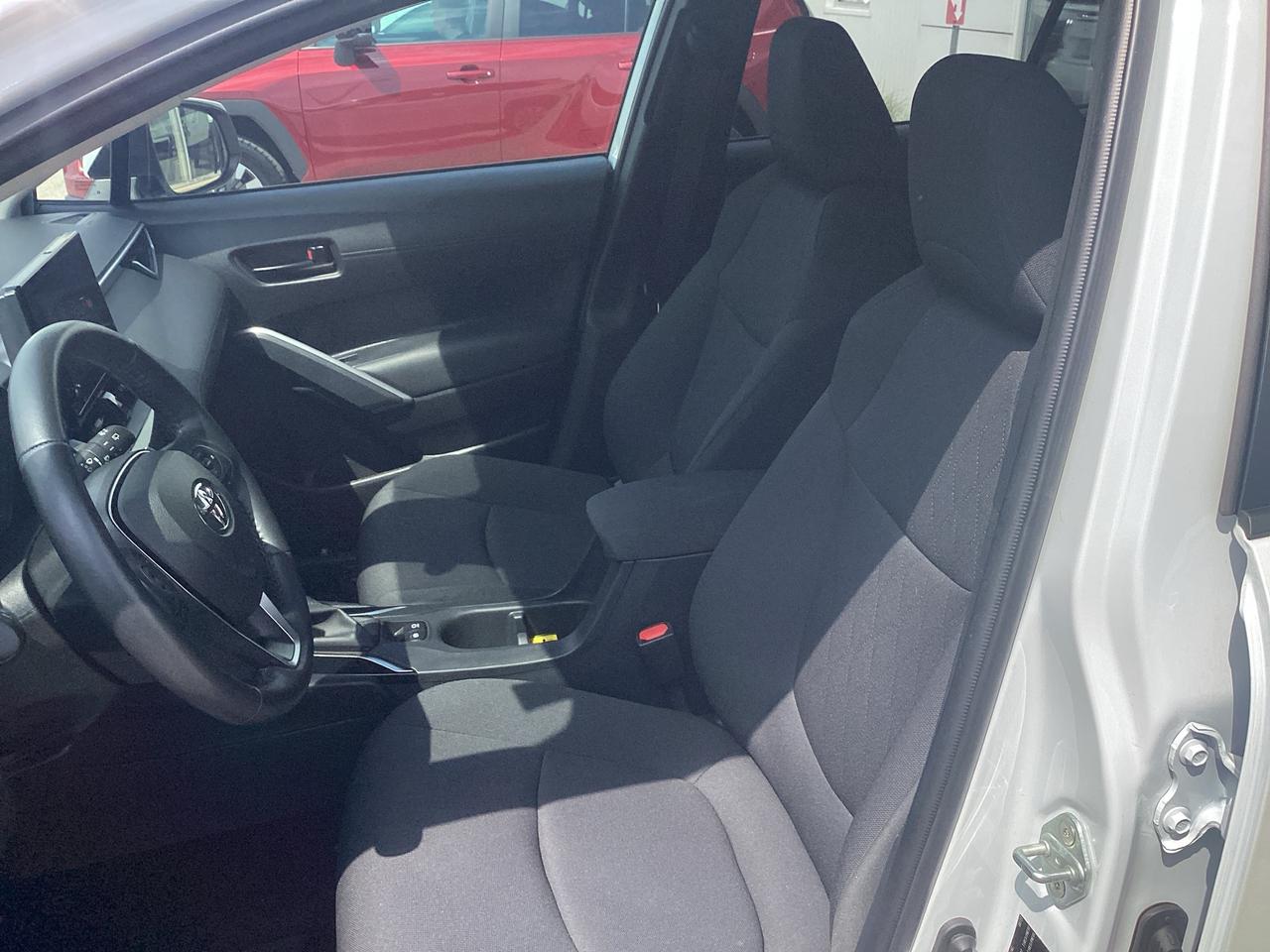 2023 Toyota Corolla Cross LE AWD Photo