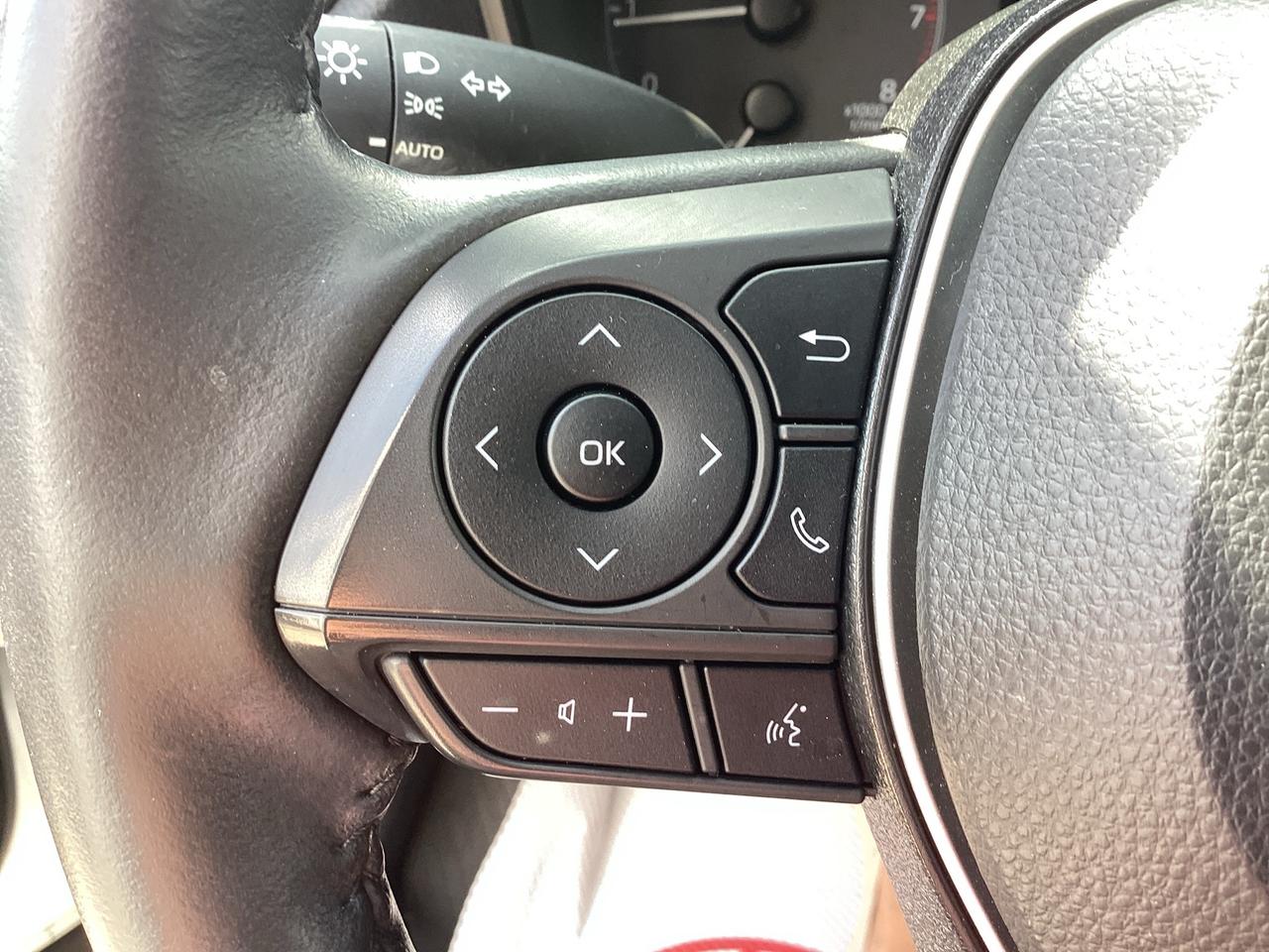 2023 Toyota Corolla Cross LE AWD Photo