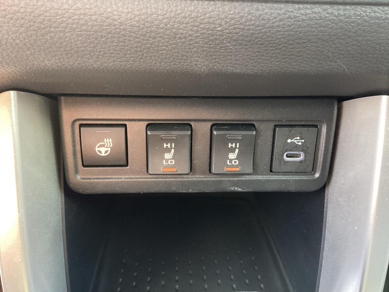 2023 Toyota Corolla Cross LE AWD Photo