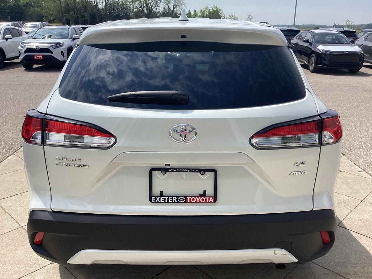 2023 Toyota Corolla Cross LE AWD Photo