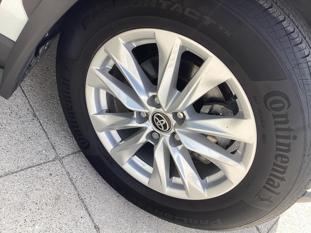 2023 Toyota Corolla Cross LE AWD Photo