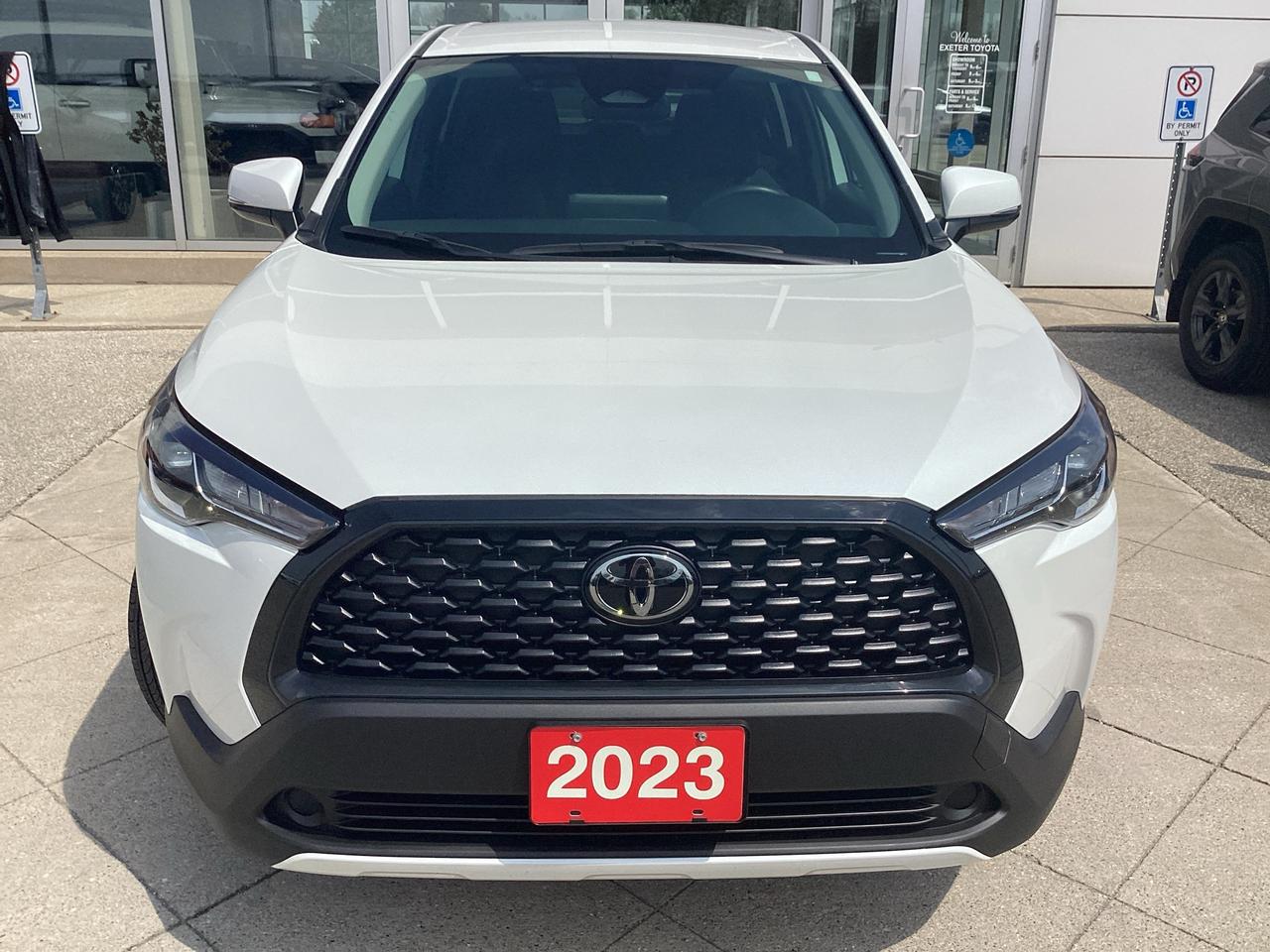 2023 Toyota Corolla Cross LE AWD Photo