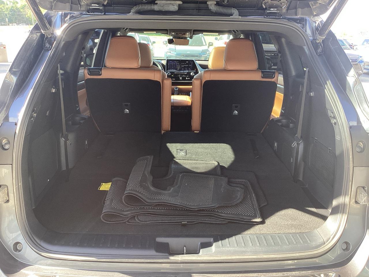 2022 Toyota Highlander PLATINUM AWD Photo