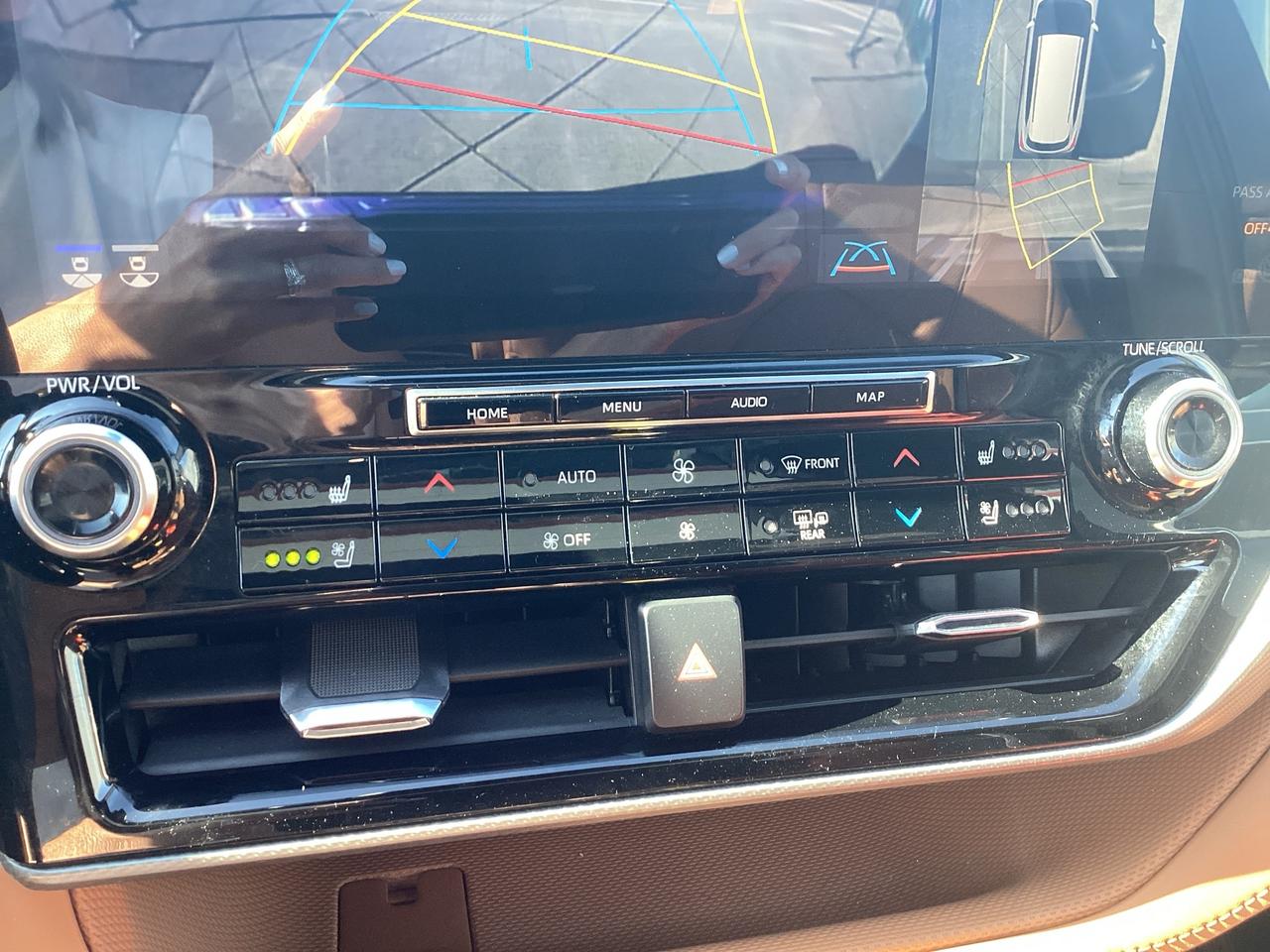 2022 Toyota Highlander PLATINUM AWD Photo