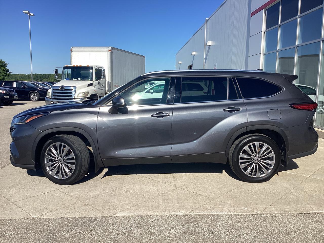 2022 Toyota Highlander PLATINUM AWD Photo