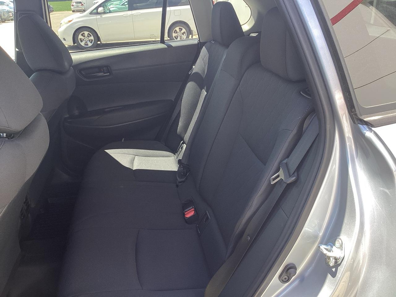 2025 Toyota Corolla Cross LE AWD Photo3