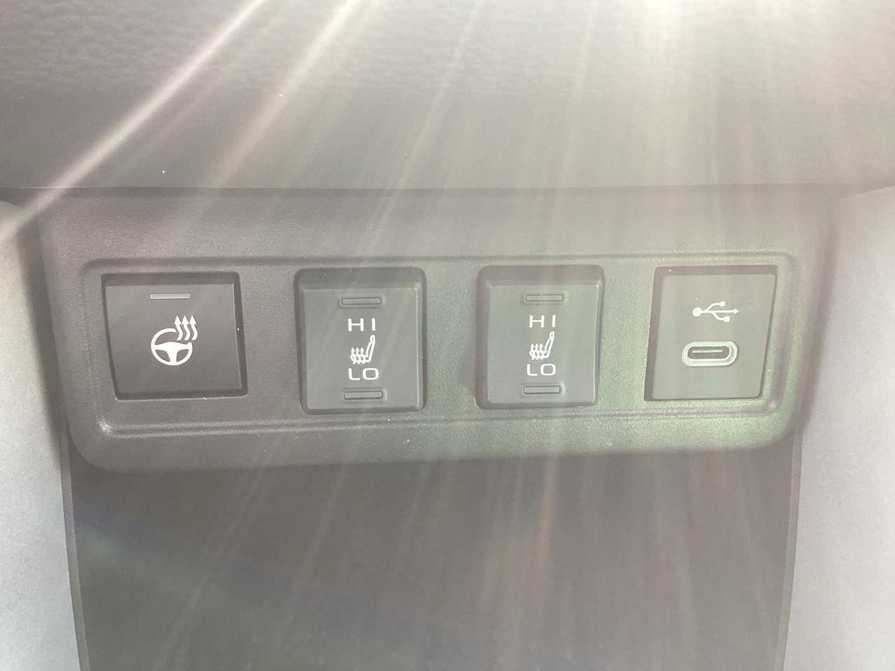 2025 Toyota Corolla Cross LE AWD Photo