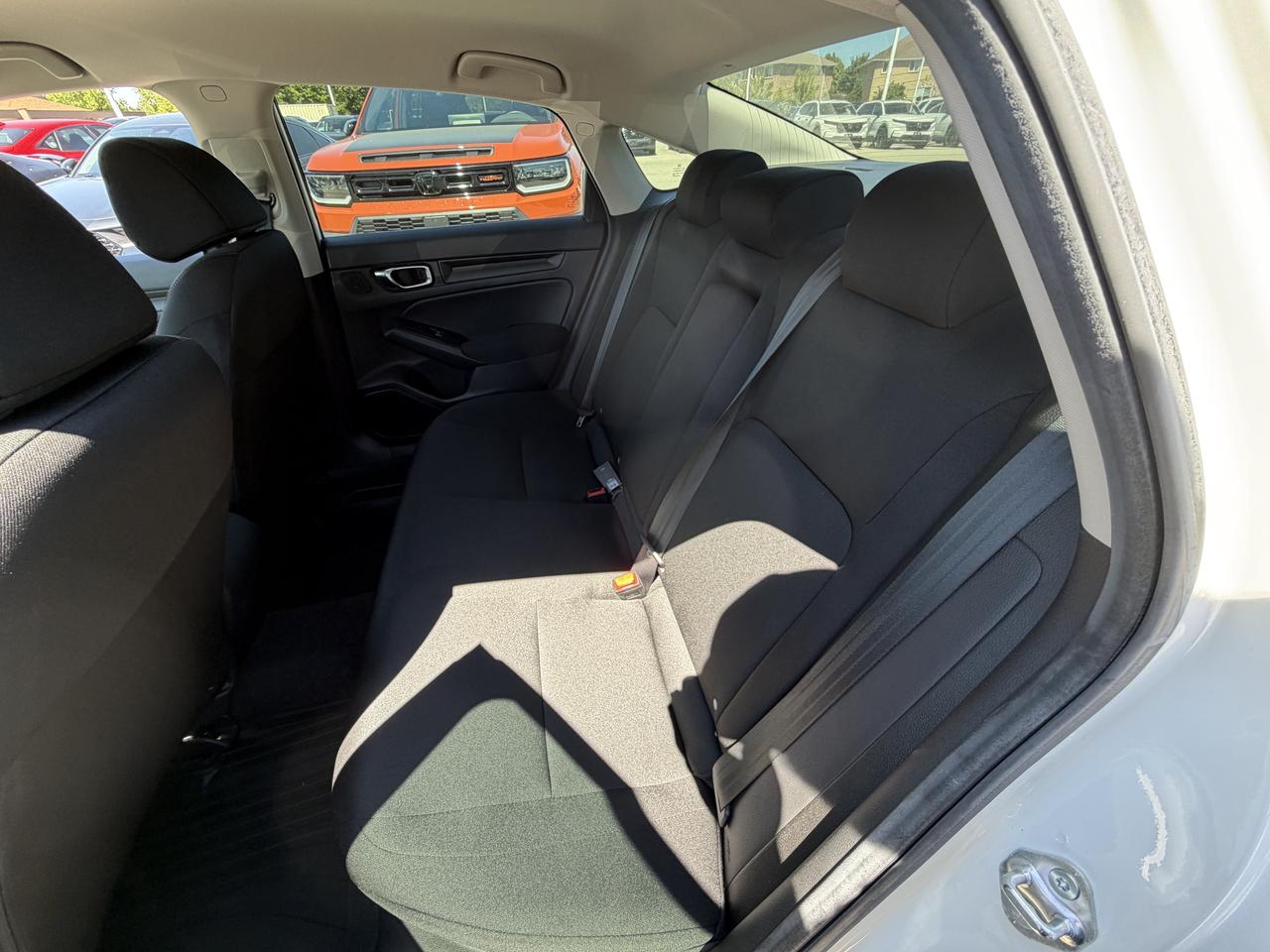 2024 Honda Civic Sedan LX-B CVT   LOW KM   NO CLAIMS   ONE OWNER Photo4