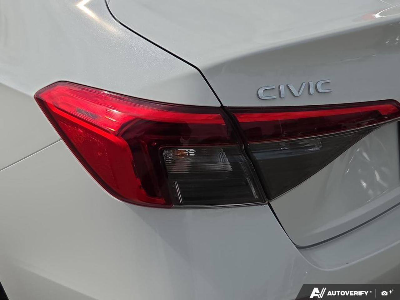 2024 Honda Civic Sedan LX-B CVT   LOW KM   NO CLAIMS   ONE OWNER Photo
