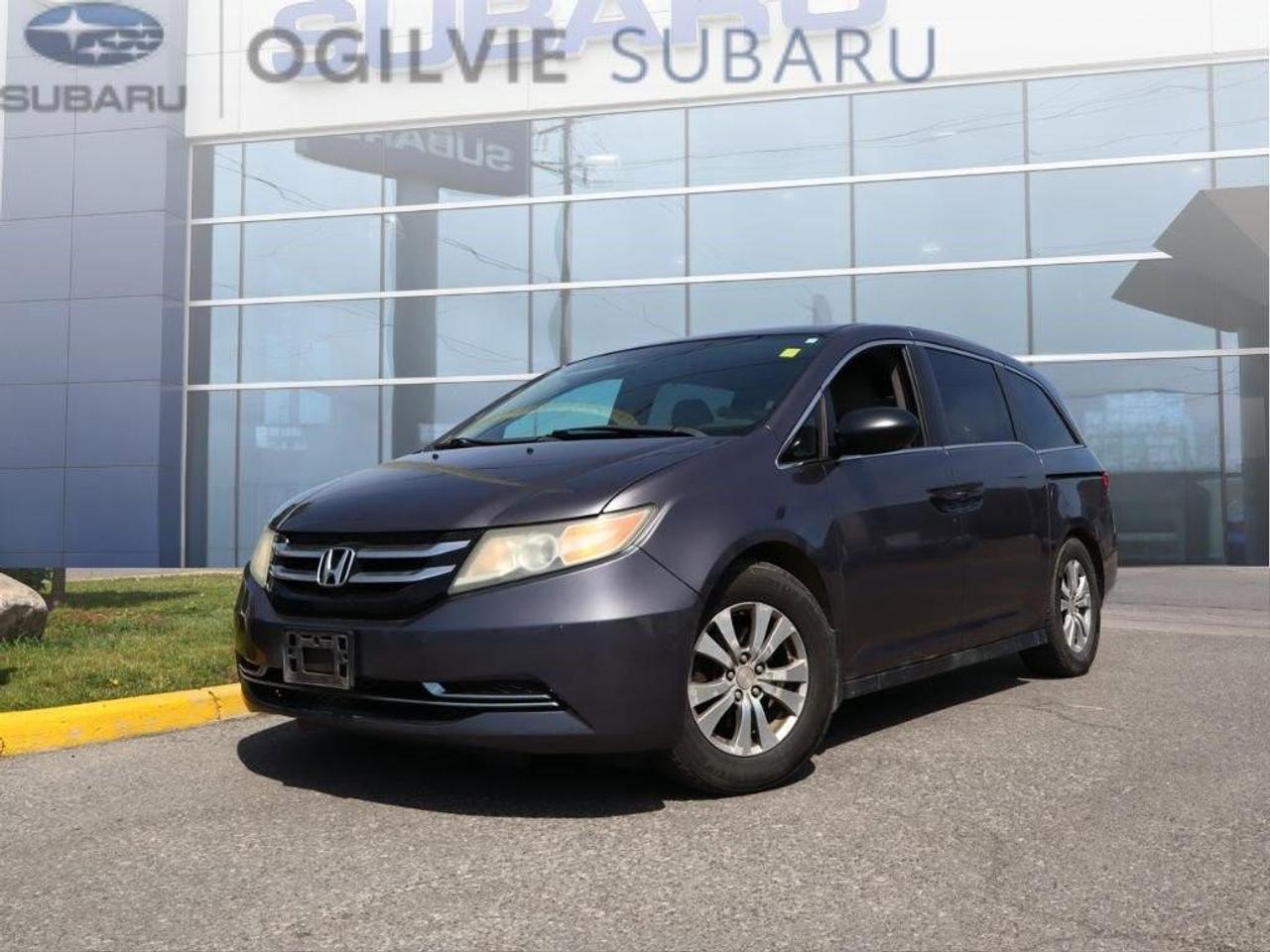 2015 Honda Odyssey SE (A6) Passenger Van Photo0