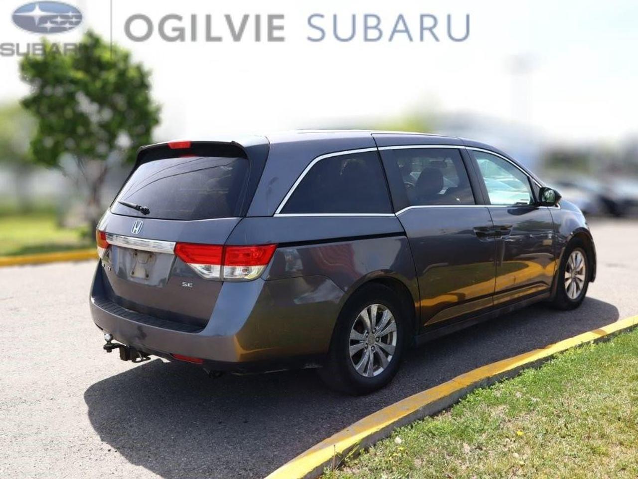 2015 Honda Odyssey SE (A6) Passenger Van Photo