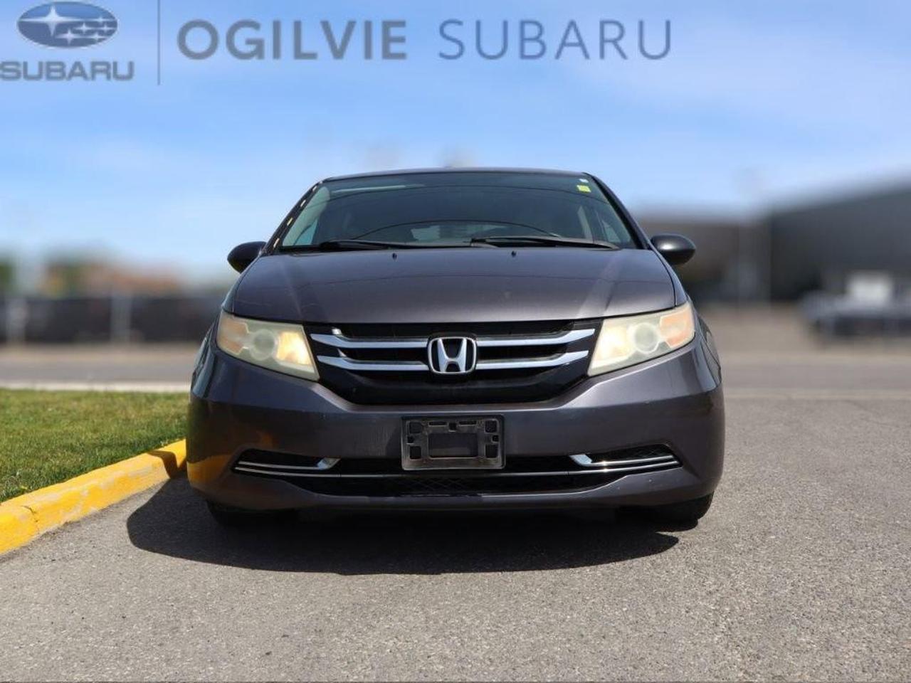 2015 Honda Odyssey SE (A6) Passenger Van Photo
