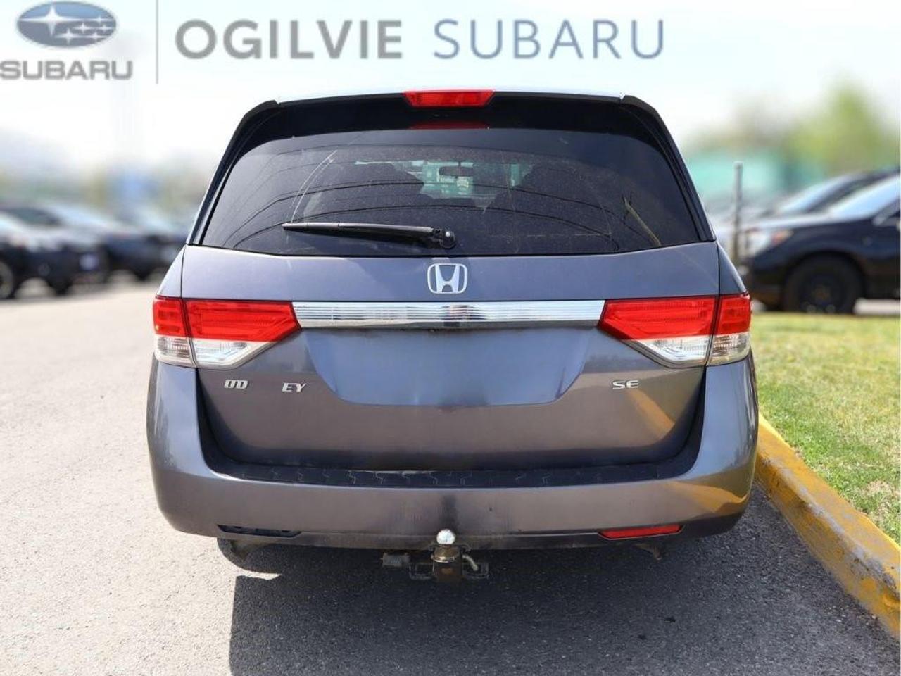 2015 Honda Odyssey SE (A6) Passenger Van Photo