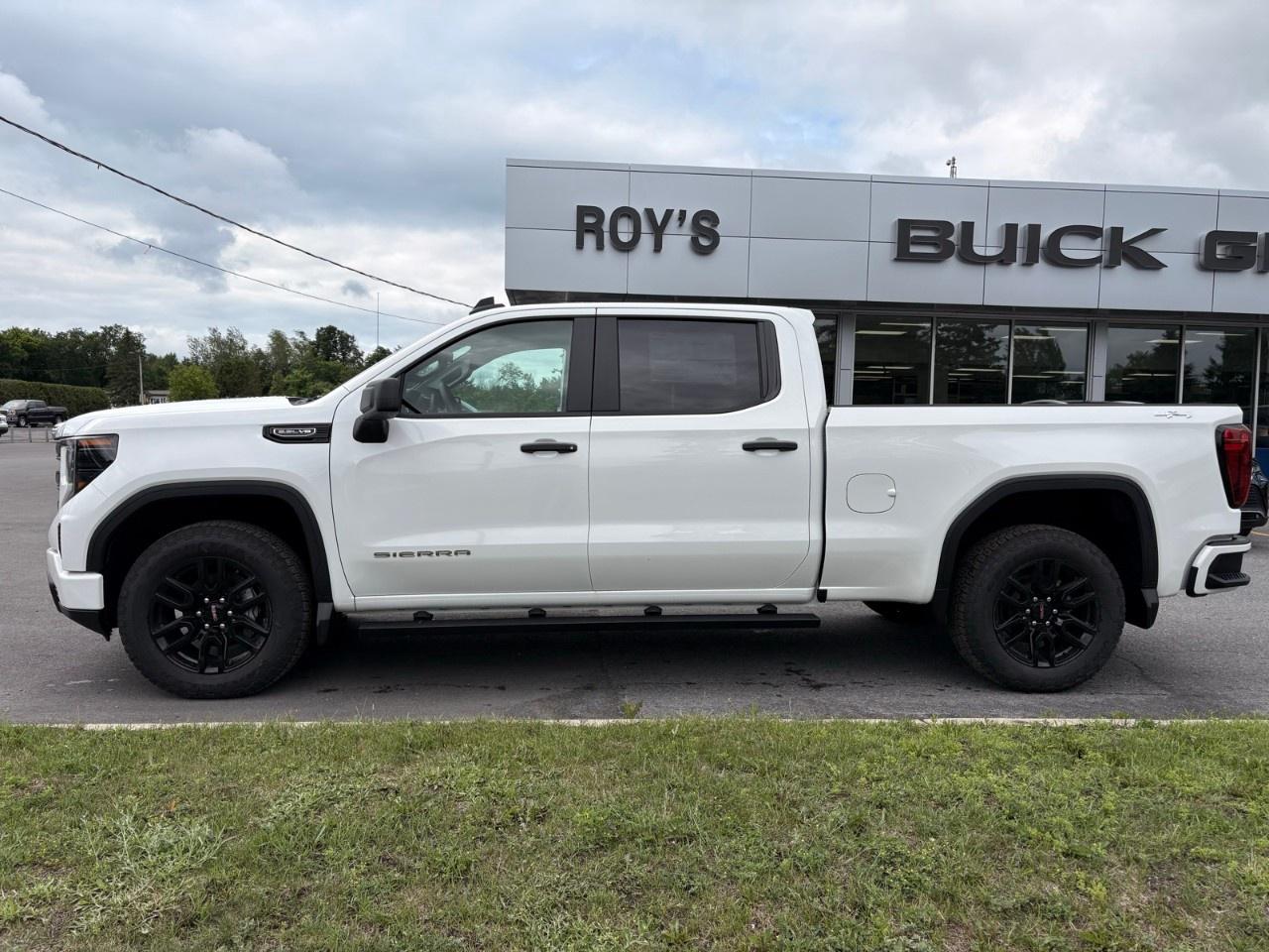 2026 GMC Sierra 1500 Crew Cab Standard Box 4-Wheel Drive Pro Photo5