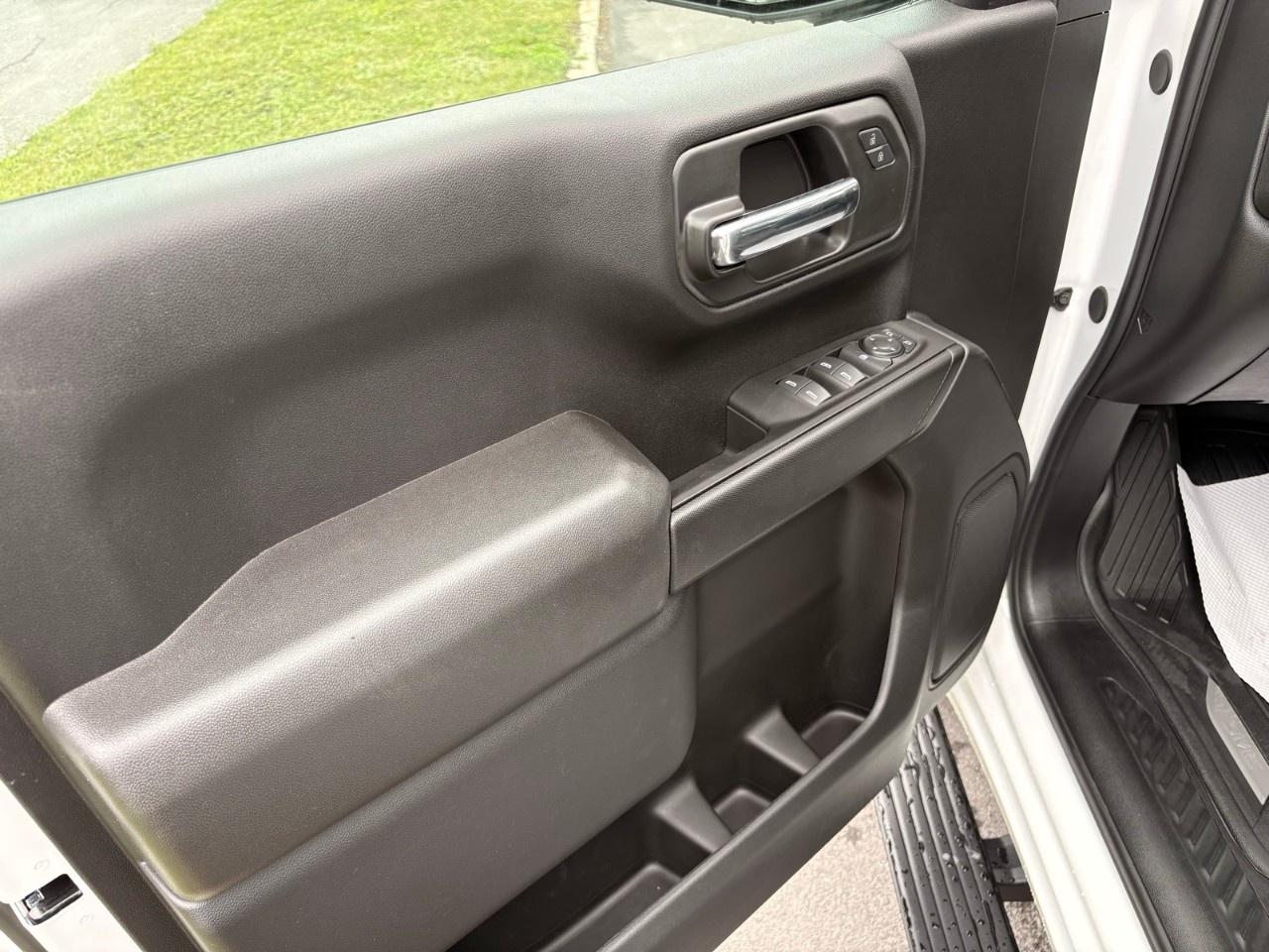 2026 GMC Sierra 1500 Crew Cab Standard Box 4-Wheel Drive Pro Photo