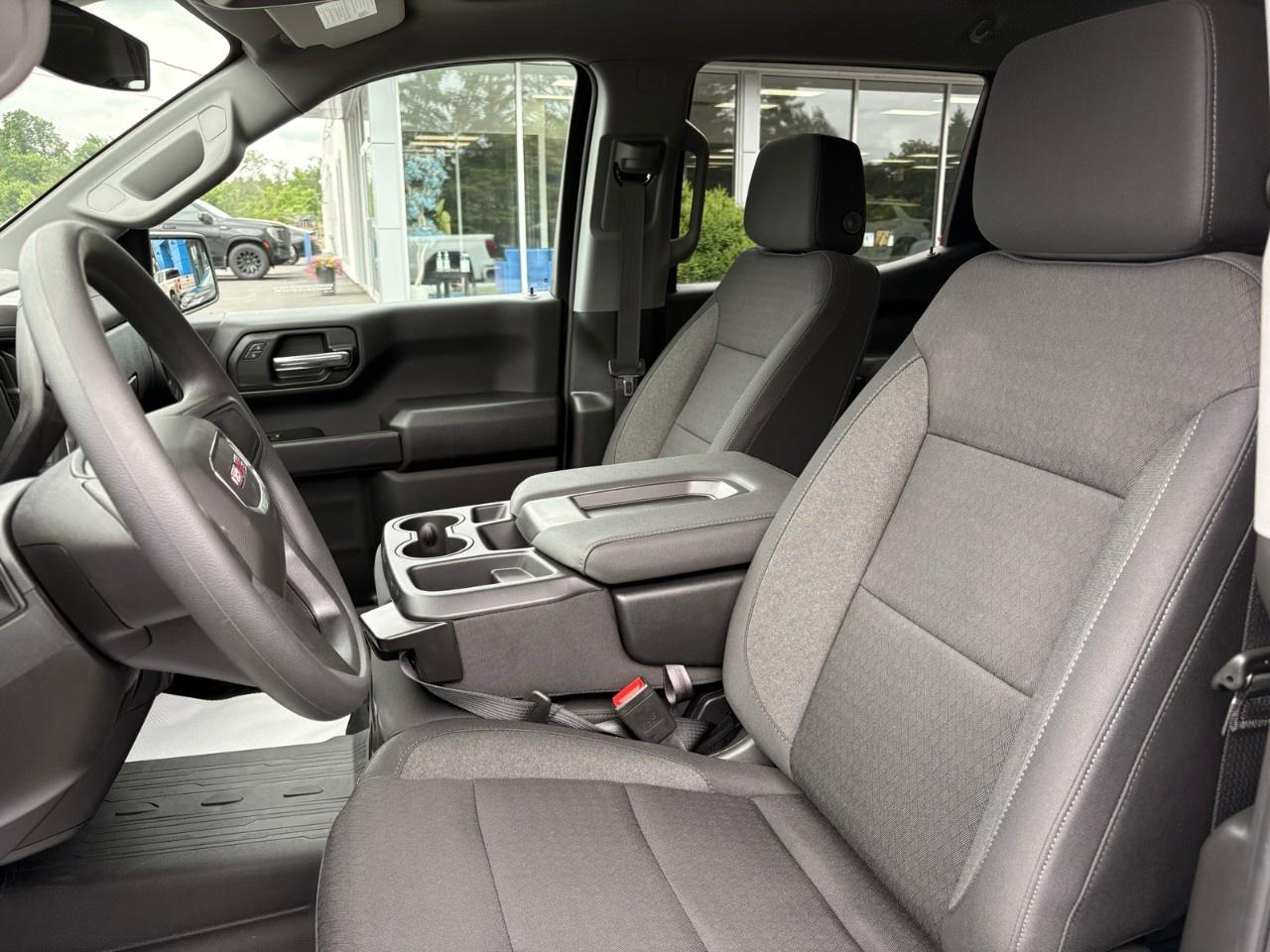 2026 GMC Sierra 1500 Crew Cab Standard Box 4-Wheel Drive Pro Photo