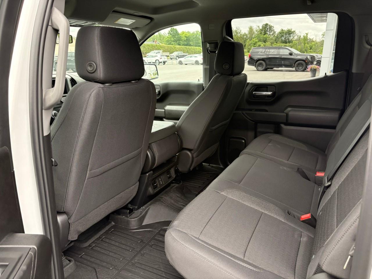 2026 GMC Sierra 1500 Crew Cab Standard Box 4-Wheel Drive Pro Photo
