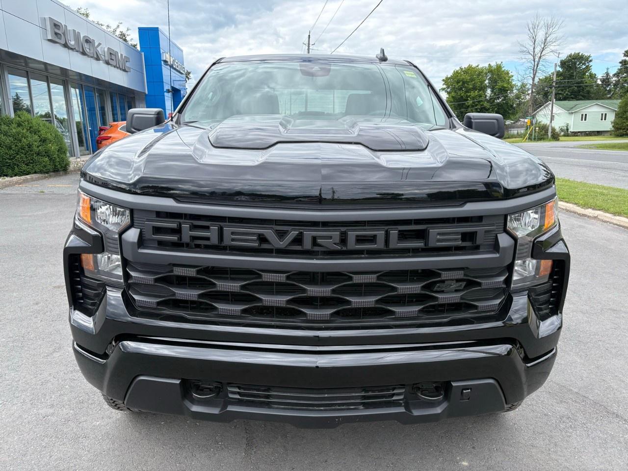 2026 Chevrolet Silverado 1500 Crew Cab Short Box 4-Wheel Drive Custom Trail Boss Photo5