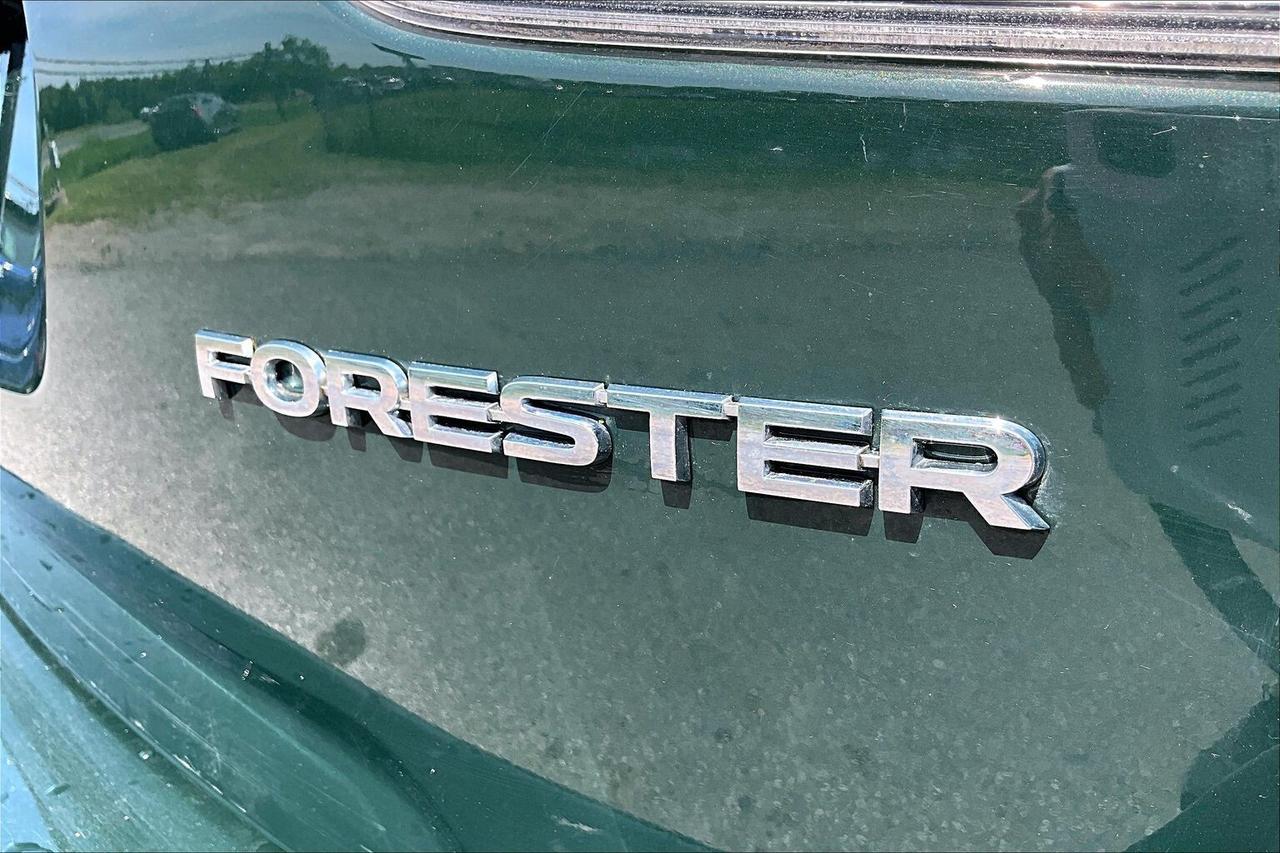 2022 Subaru Forester BASE AWD   CLEAN CARFAX   HEATED SEATS   EYESIGHT Photo