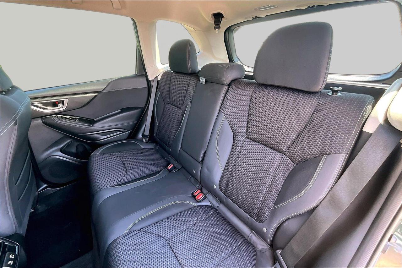 2022 Subaru Forester BASE AWD   CLEAN CARFAX   HEATED SEATS   EYESIGHT Photo