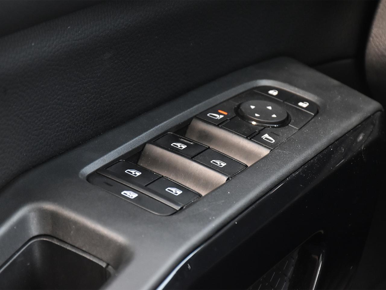 2023 Nissan Pathfinder SV  - Certified - Sunroof Photo