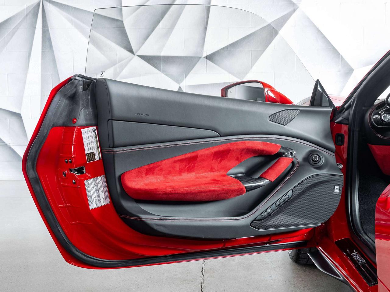 2022 Ferrari F8 Spider  Photo