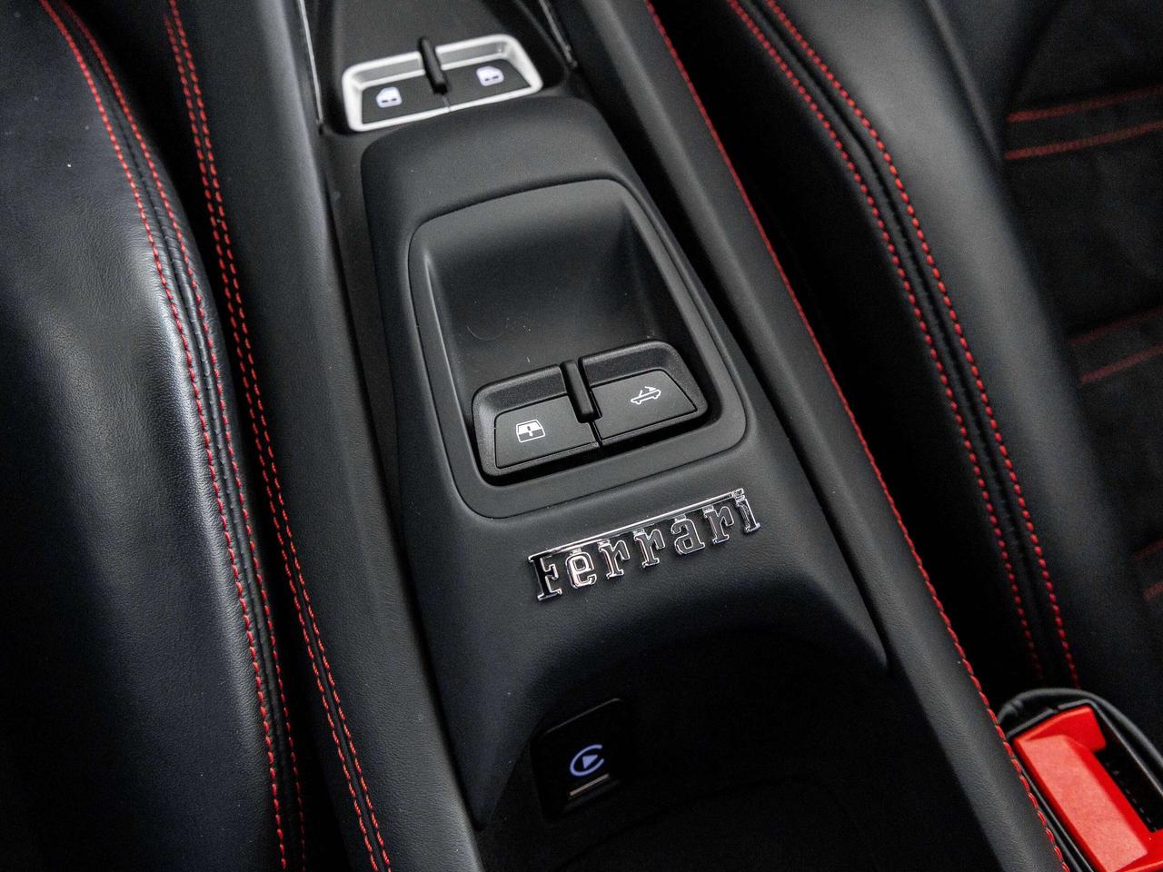 2022 Ferrari F8 Spider  Photo