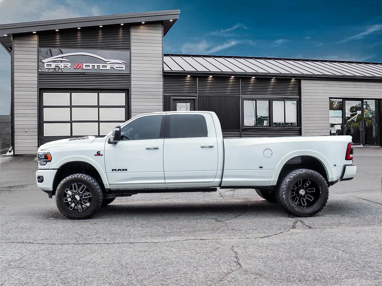 2023 RAM 3500 Limited Photo