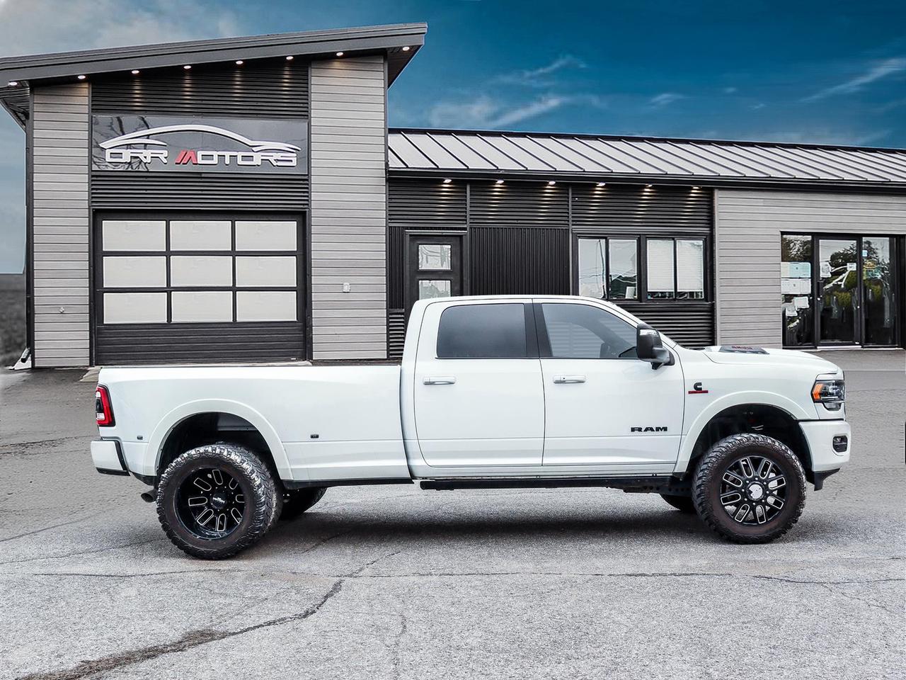 2023 RAM 3500 Limited Photo3