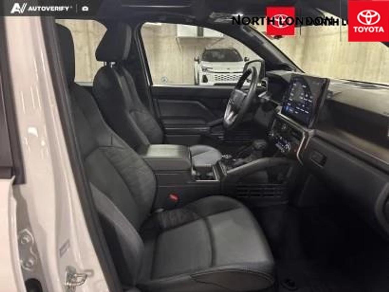2025 Toyota 4Runner Base 4dr 4x4 Photo